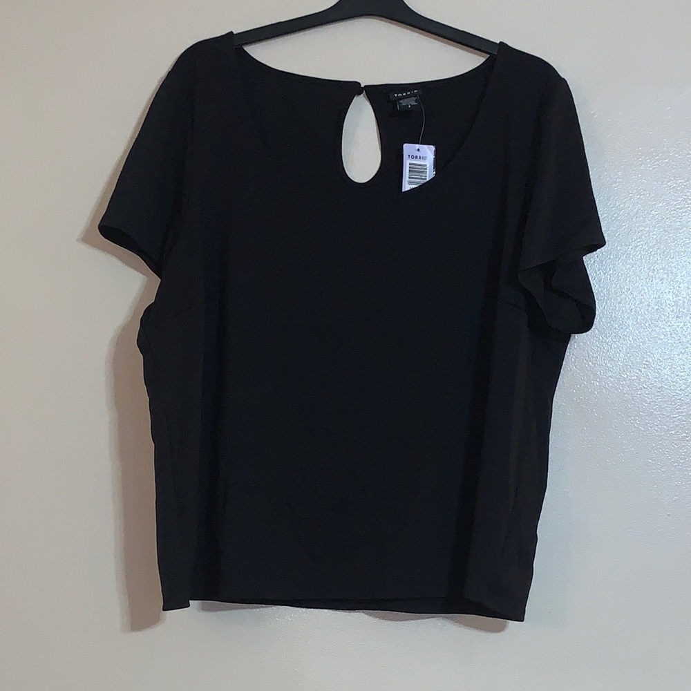 NWT- Torrid Black Keyhole Top - Size 4